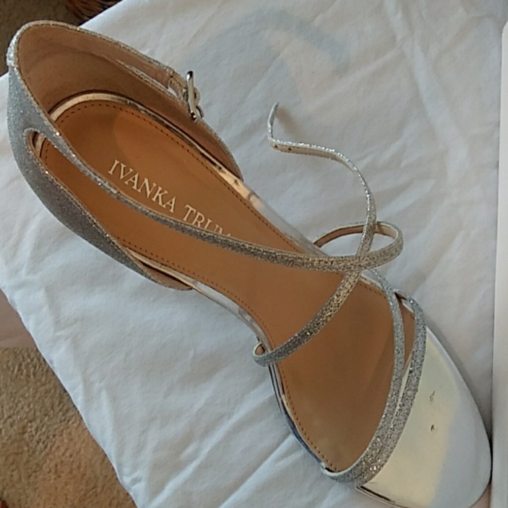 Shoes - Picture 2 of 4